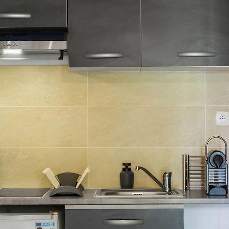 Le Saint-Gilles - Studio A St-Gilles-Les-Bains - Situe Dans Residence Privee Avec Piscine Esterno foto