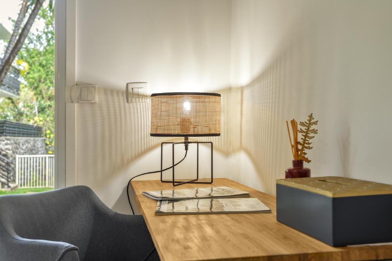 Le Saint-Gilles - Studio A St-Gilles-Les-Bains - Situe Dans Residence Privee Avec Piscine Esterno foto