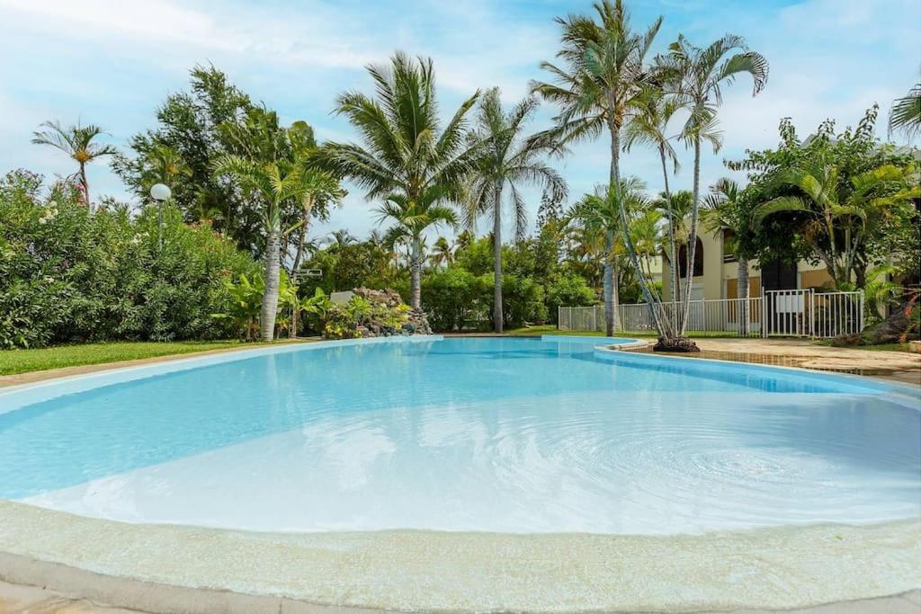 Le Saint-Gilles - Studio A St-Gilles-Les-Bains - Situe Dans Residence Privee Avec Piscine Esterno foto